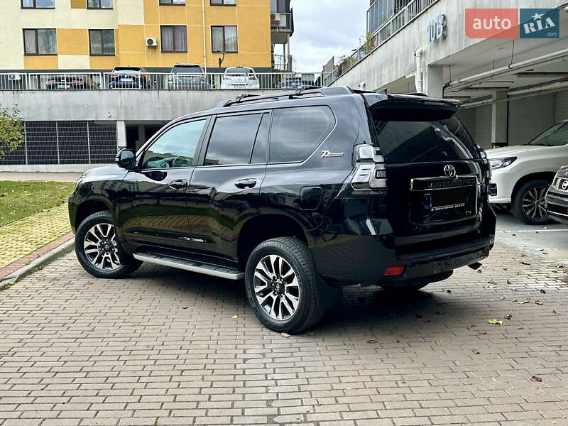 Позашляховик / Кросовер Toyota Land Cruiser Prado 2022 в Києві