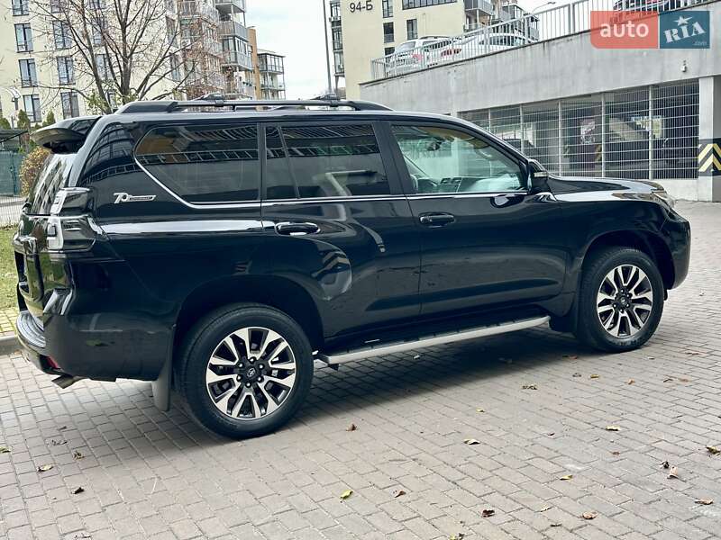 Позашляховик / Кросовер Toyota Land Cruiser Prado 2022 в Києві