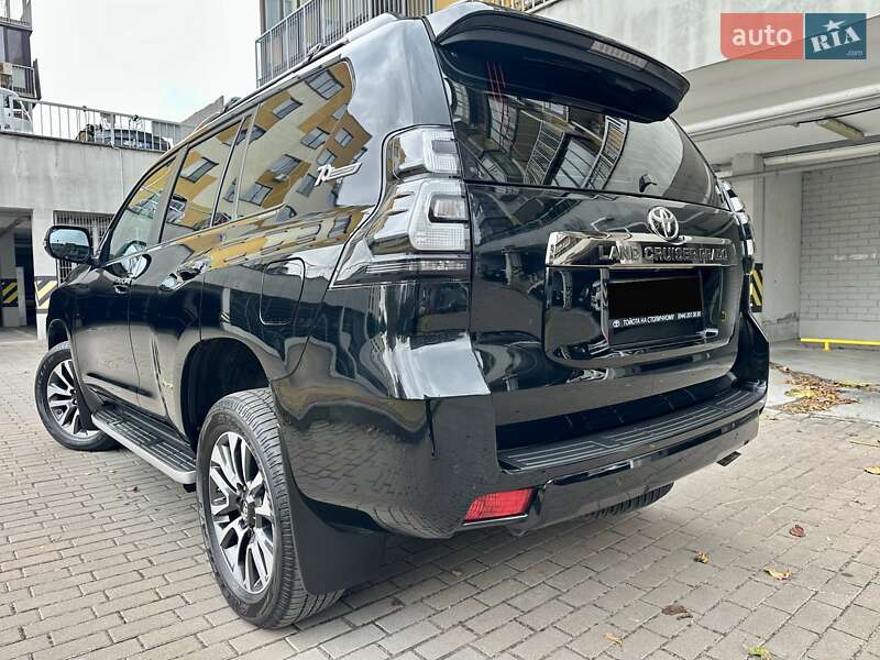 Позашляховик / Кросовер Toyota Land Cruiser Prado 2022 в Києві