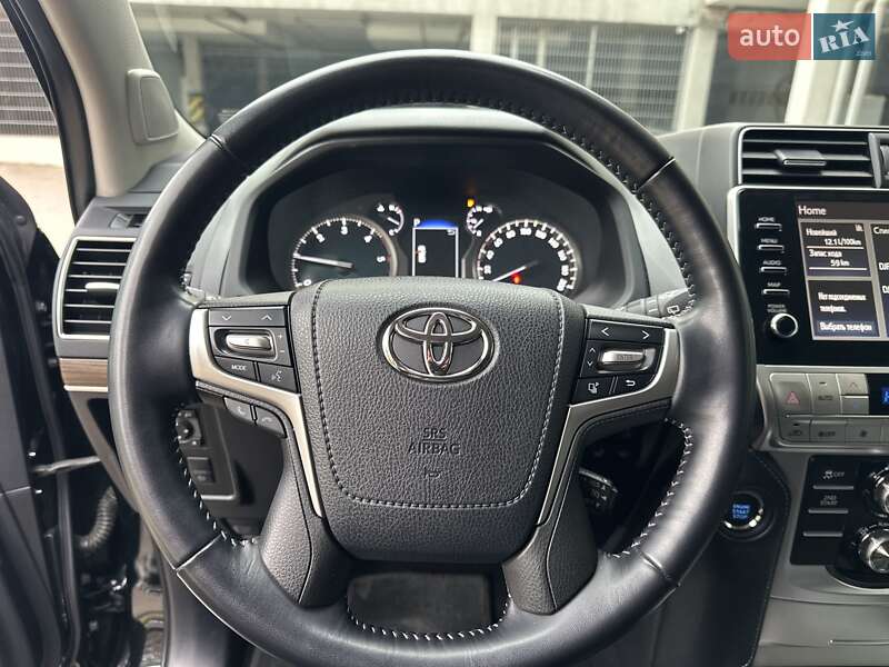 Позашляховик / Кросовер Toyota Land Cruiser Prado 2022 в Києві