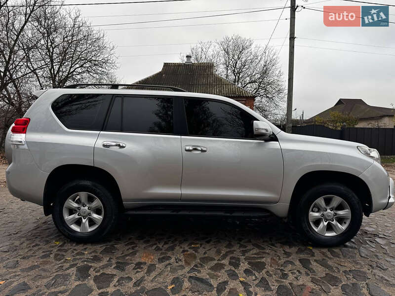 Внедорожник / Кроссовер Toyota Land Cruiser Prado 2010 в Ахтырке