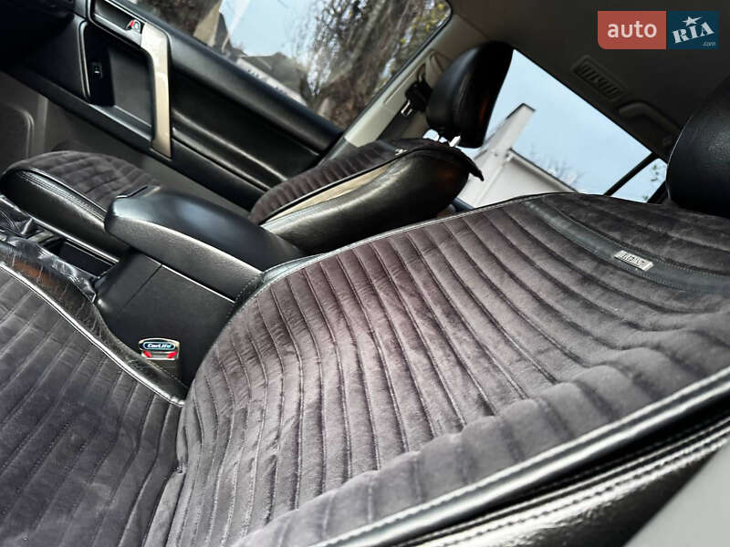 Внедорожник / Кроссовер Toyota Land Cruiser Prado 2010 в Ахтырке