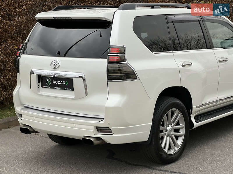 Внедорожник / Кроссовер Toyota Land Cruiser Prado 2010 в Киеве
