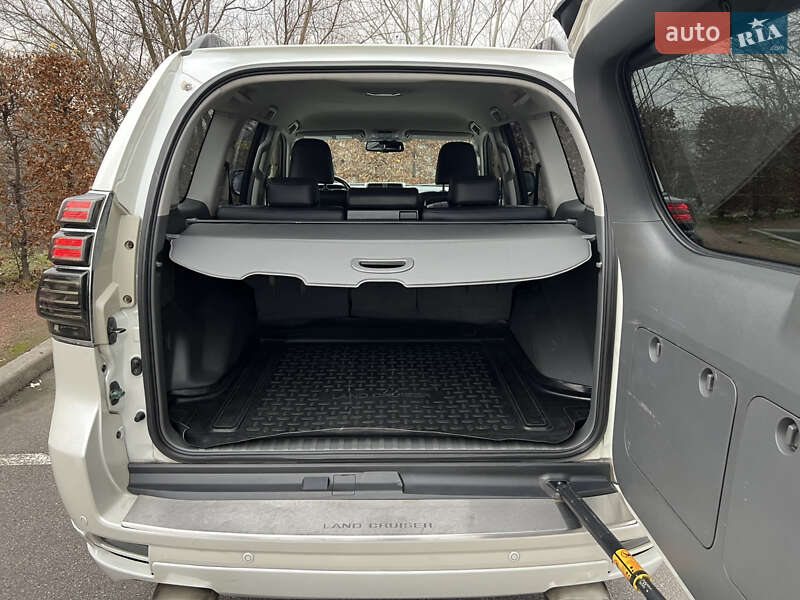 Внедорожник / Кроссовер Toyota Land Cruiser Prado 2010 в Киеве