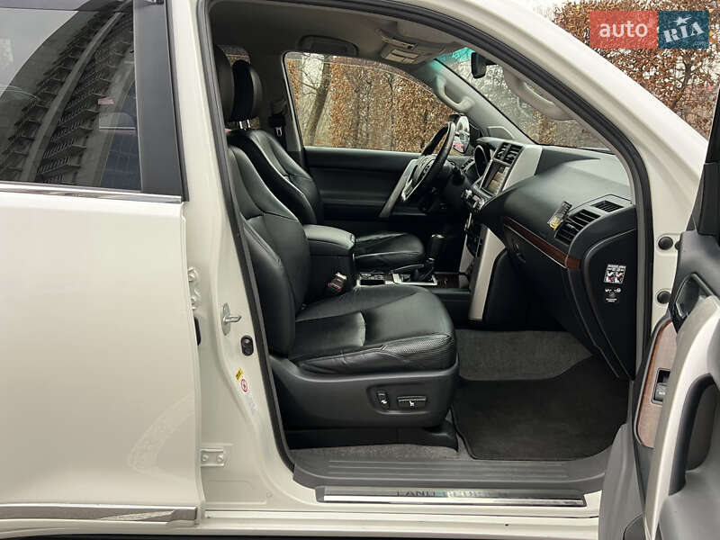 Внедорожник / Кроссовер Toyota Land Cruiser Prado 2010 в Киеве