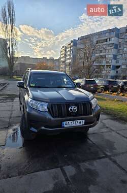 Внедорожник / Кроссовер Toyota Land Cruiser Prado 2019 в Киеве