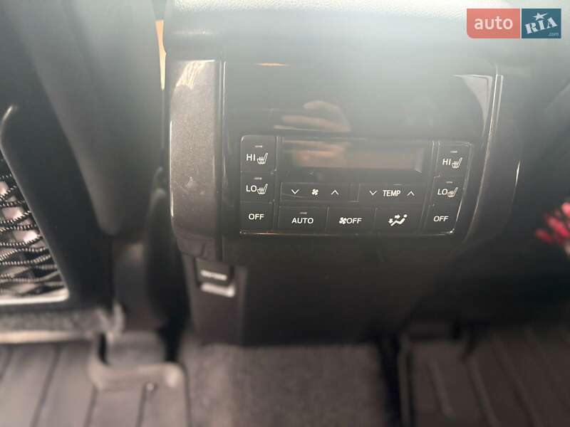 Внедорожник / Кроссовер Toyota Land Cruiser Prado 2023 в Тернополе