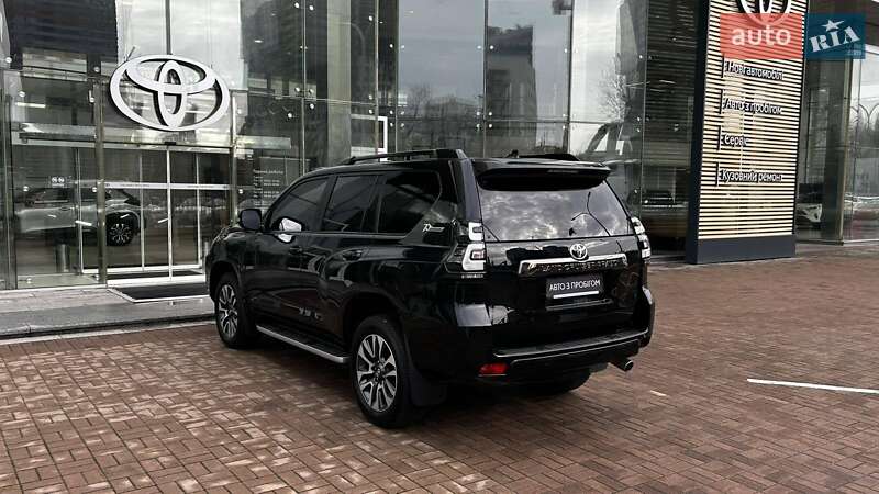 Позашляховик / Кросовер Toyota Land Cruiser Prado 2022 в Києві
