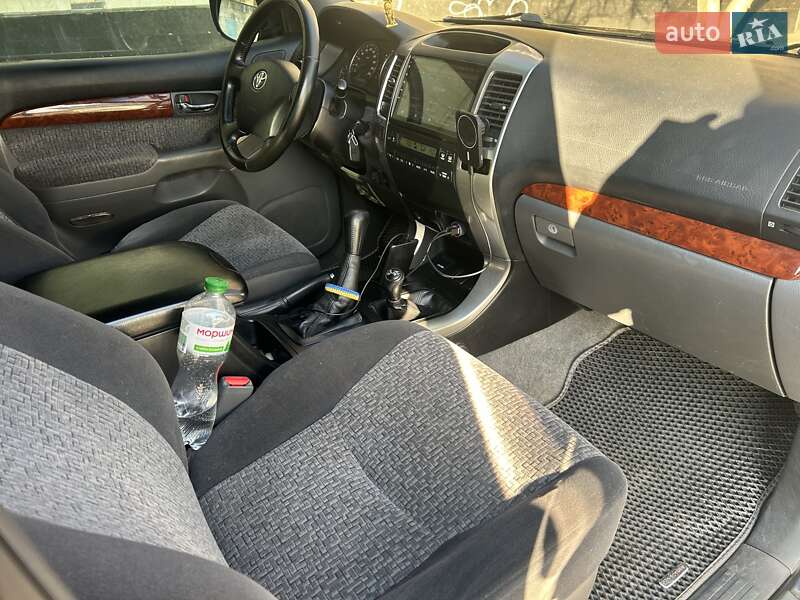 Внедорожник / Кроссовер Toyota Land Cruiser Prado 2005 в Киеве