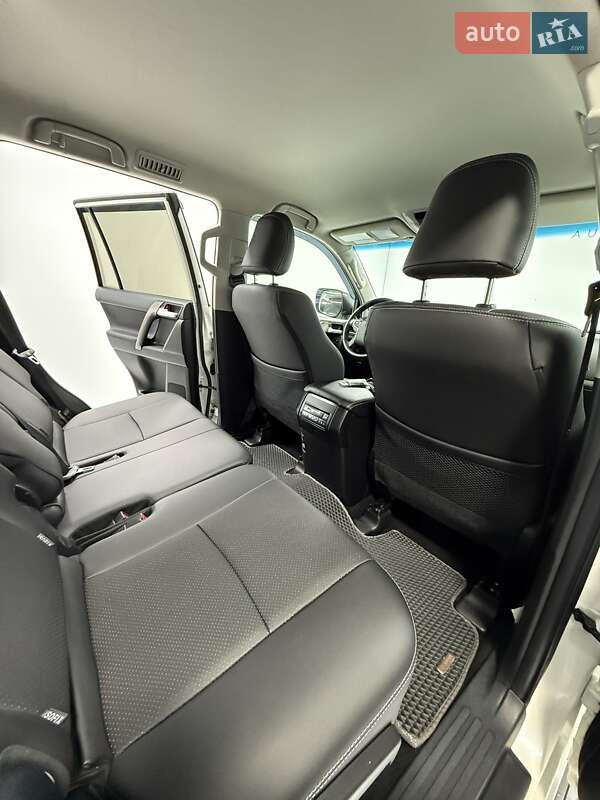 Внедорожник / Кроссовер Toyota Land Cruiser Prado 2020 в Одессе