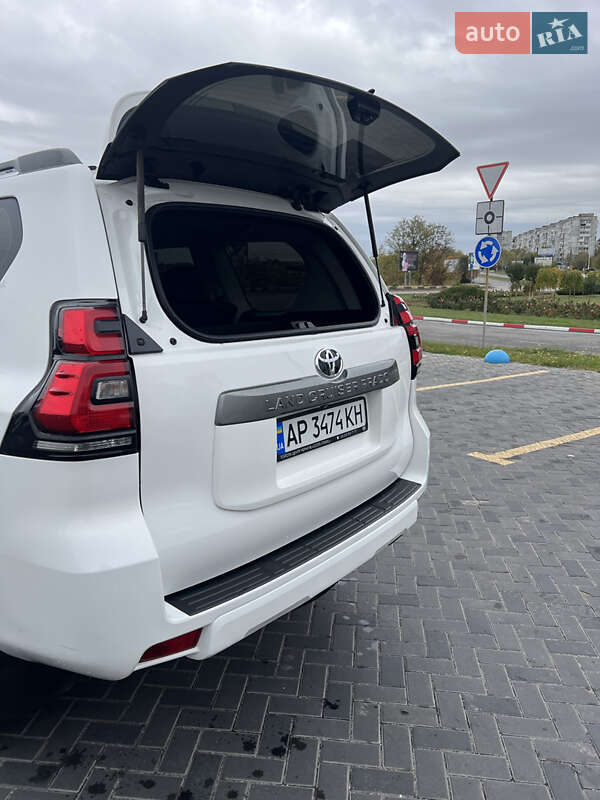Внедорожник / Кроссовер Toyota Land Cruiser Prado 2019 в Запорожье