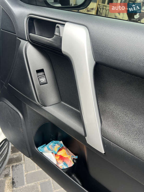 Внедорожник / Кроссовер Toyota Land Cruiser Prado 2019 в Запорожье