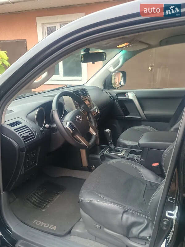 Внедорожник / Кроссовер Toyota Land Cruiser Prado 2013 в Ичне