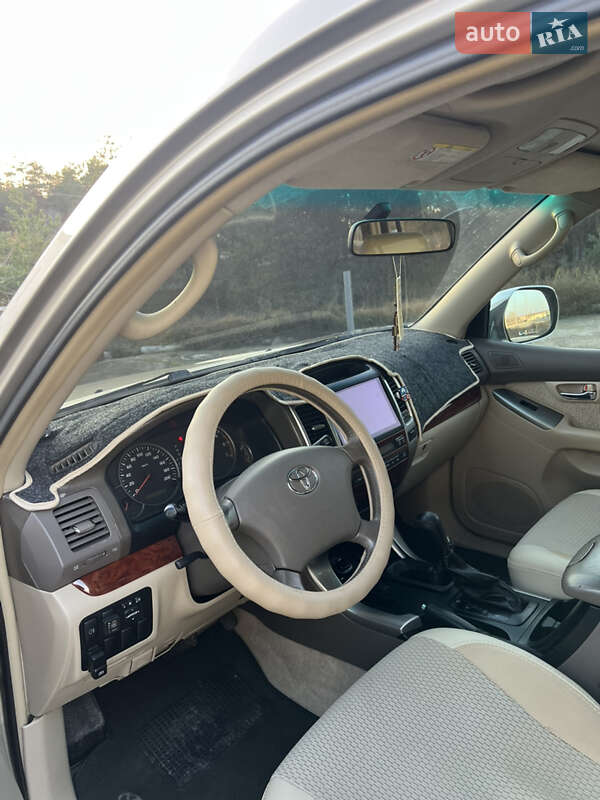 Внедорожник / Кроссовер Toyota Land Cruiser Prado 2004 в Каменском