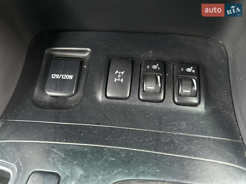 Позашляховик / Кросовер Toyota Land Cruiser Prado 2005 в Рівному