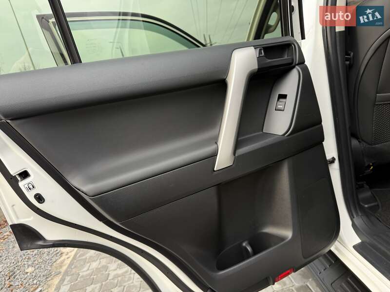 Внедорожник / Кроссовер Toyota Land Cruiser Prado 2019 в Виннице фото 58 Внедорожник / Кроссовер Toyota Land Cruiser Prado 2019 в Виннице