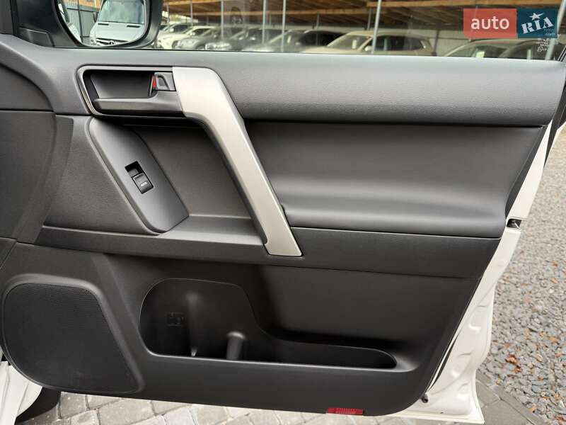 Внедорожник / Кроссовер Toyota Land Cruiser Prado 2019 в Виннице фото 56 Внедорожник / Кроссовер Toyota Land Cruiser Prado 2019 в Виннице