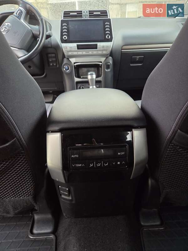 Внедорожник / Кроссовер Toyota Land Cruiser Prado 2021 в Киеве