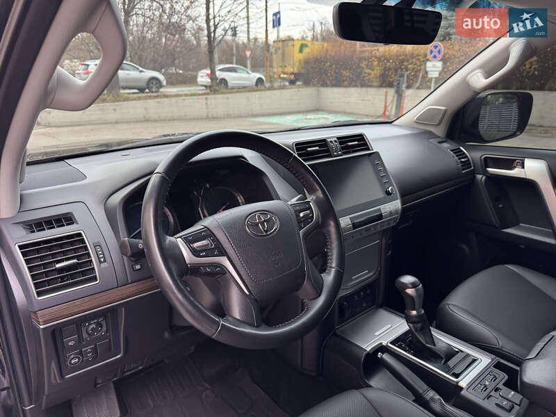 Внедорожник / Кроссовер Toyota Land Cruiser Prado 2021 в Днепре