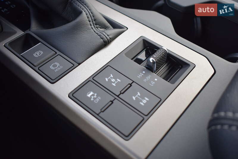 Внедорожник / Кроссовер Toyota Land Cruiser Prado 2025 в Житомире