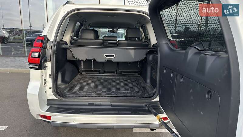 Позашляховик / Кросовер Toyota Land Cruiser Prado 2019 в Києві