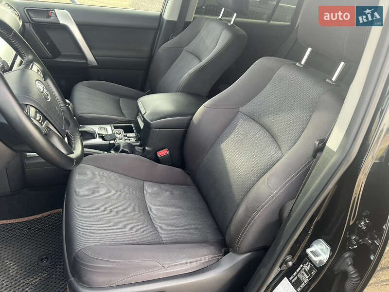 Позашляховик / Кросовер Toyota Land Cruiser Prado 2019 в Києві фото 11 Позашляховик / Кросовер Toyota Land Cruiser Prado 2019 в Києві
