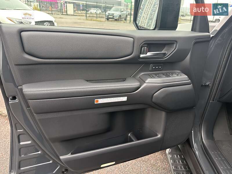 Позашляховик / Кросовер Toyota Land Cruiser Prado 2024 в Києві