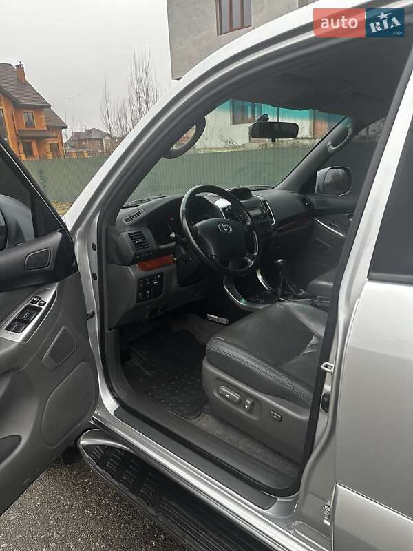 Позашляховик / Кросовер Toyota Land Cruiser Prado 2006 в Києві