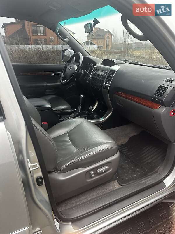 Позашляховик / Кросовер Toyota Land Cruiser Prado 2006 в Києві
