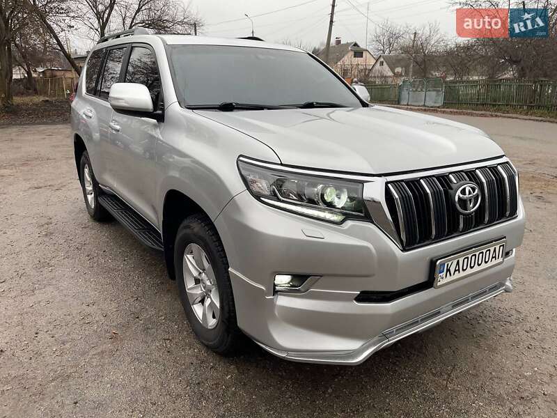 Позашляховик / Кросовер Toyota Land Cruiser Prado 2018 в Миронівці