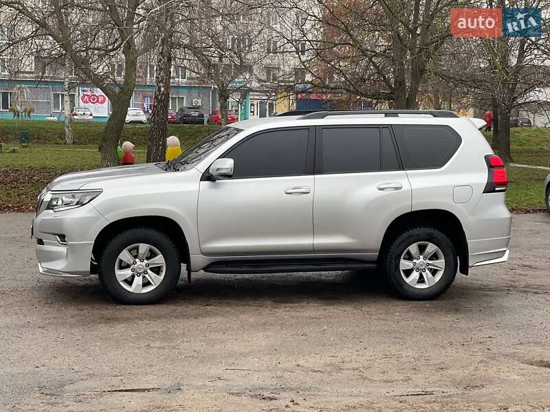 Позашляховик / Кросовер Toyota Land Cruiser Prado 2018 в Миронівці