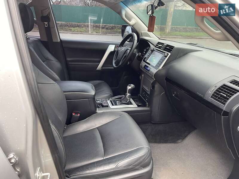 Позашляховик / Кросовер Toyota Land Cruiser Prado 2018 в Миронівці