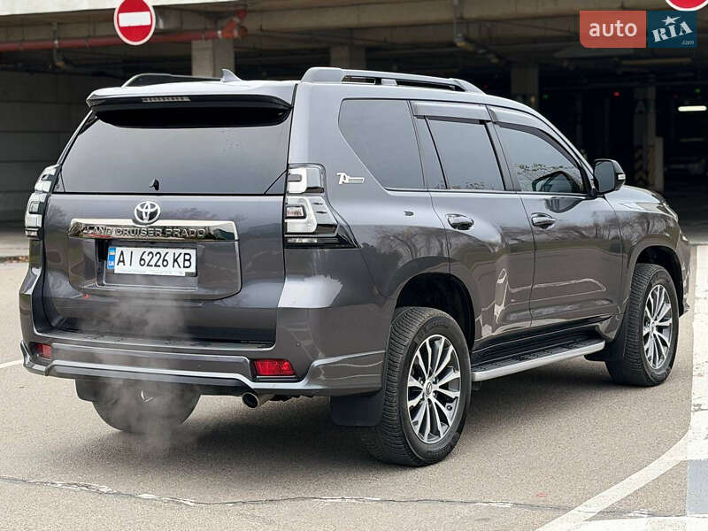 Позашляховик / Кросовер Toyota Land Cruiser Prado 2022 в Києві
