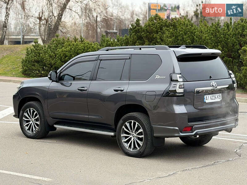 Позашляховик / Кросовер Toyota Land Cruiser Prado 2022 в Києві