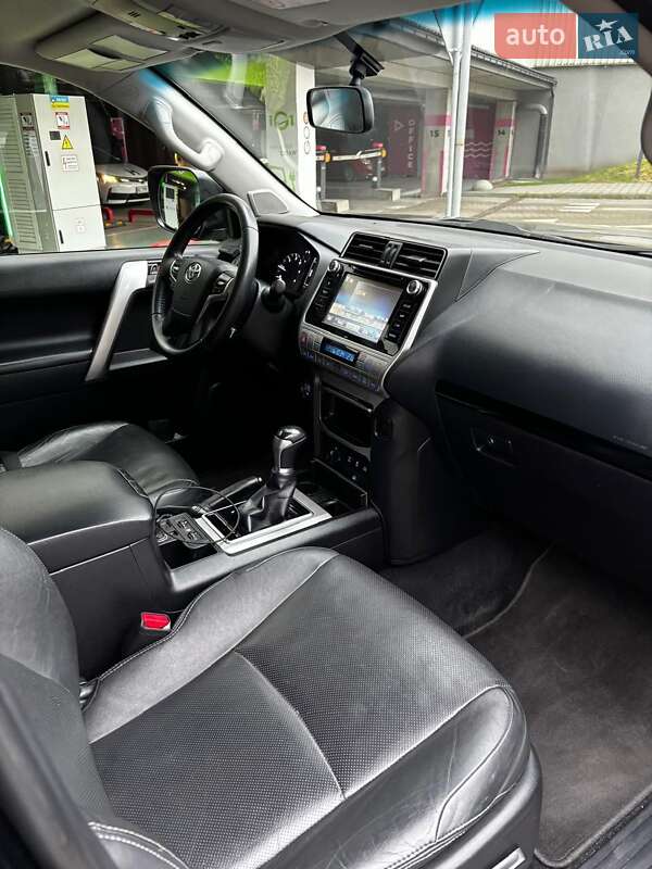 Позашляховик / Кросовер Toyota Land Cruiser Prado 2018 в Львові фото 17 Позашляховик / Кросовер Toyota Land Cruiser Prado 2018 в Львові