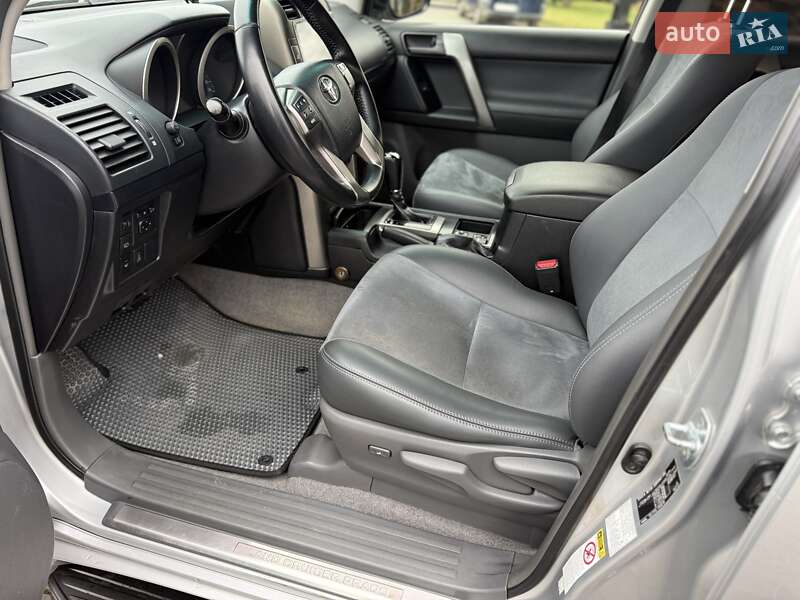 Внедорожник / Кроссовер Toyota Land Cruiser Prado 2013 в Ивано-Франковске