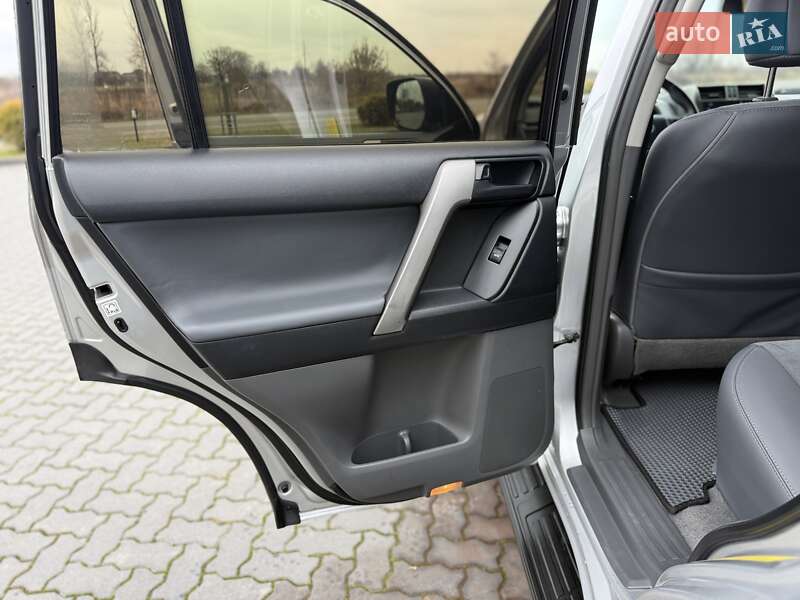 Внедорожник / Кроссовер Toyota Land Cruiser Prado 2013 в Ивано-Франковске