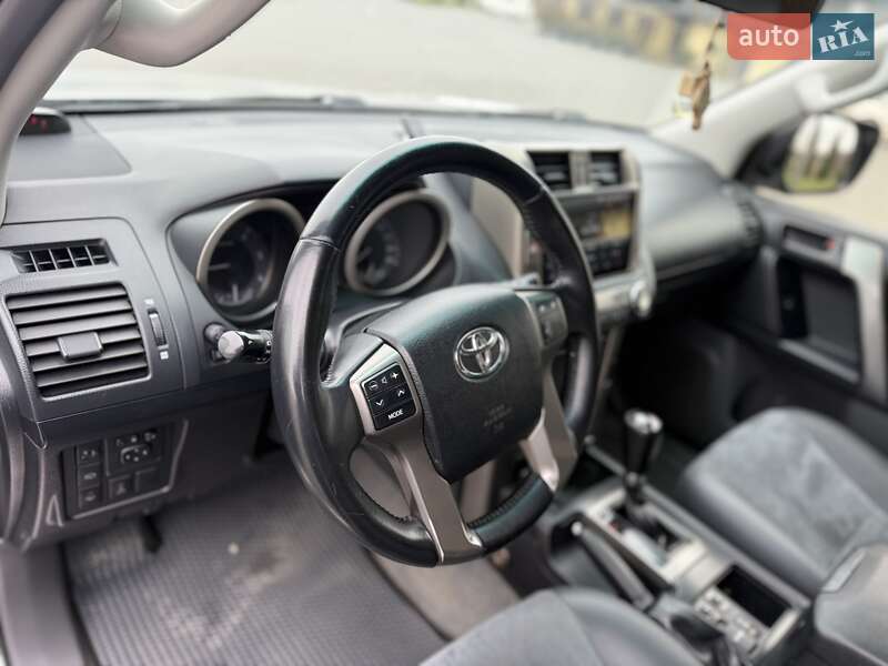 Внедорожник / Кроссовер Toyota Land Cruiser Prado 2013 в Ивано-Франковске
