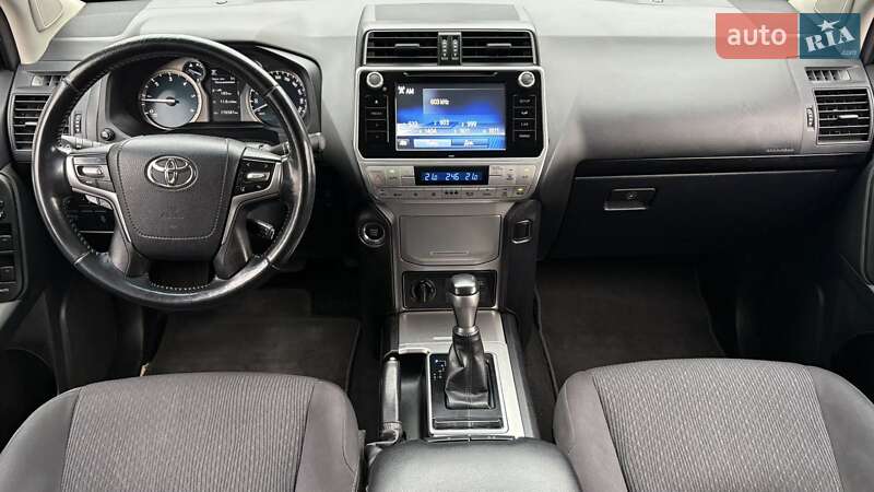 Внедорожник / Кроссовер Toyota Land Cruiser Prado 2019 в Киеве
