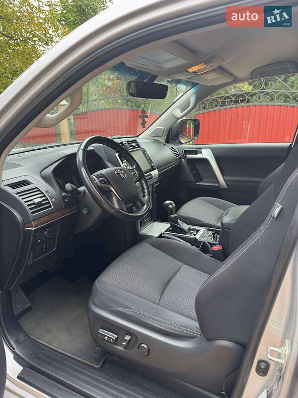 Позашляховик / Кросовер Toyota Land Cruiser Prado 2021 в Тячеві