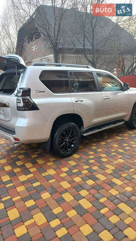Позашляховик / Кросовер Toyota Land Cruiser Prado 2021 в Тячеві