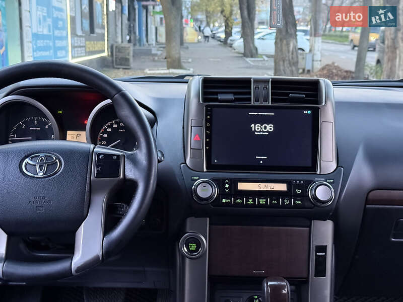 Позашляховик / Кросовер Toyota Land Cruiser Prado 2013 в Миколаєві