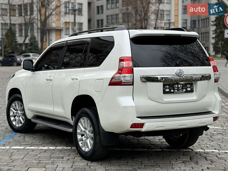 Позашляховик / Кросовер Toyota Land Cruiser Prado 2016 в Харкові