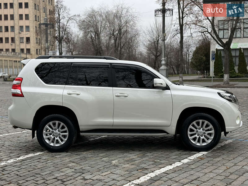 Позашляховик / Кросовер Toyota Land Cruiser Prado 2016 в Харкові
