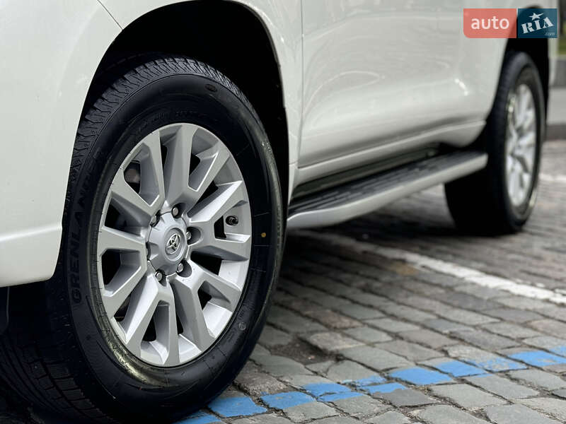 Позашляховик / Кросовер Toyota Land Cruiser Prado 2016 в Харкові