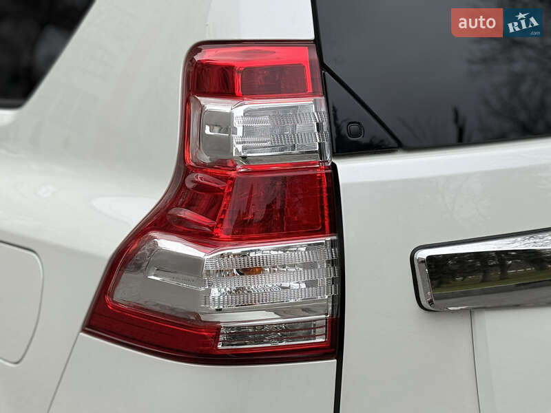 Позашляховик / Кросовер Toyota Land Cruiser Prado 2016 в Харкові