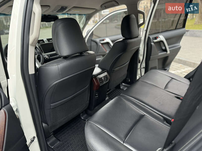 Позашляховик / Кросовер Toyota Land Cruiser Prado 2016 в Харкові