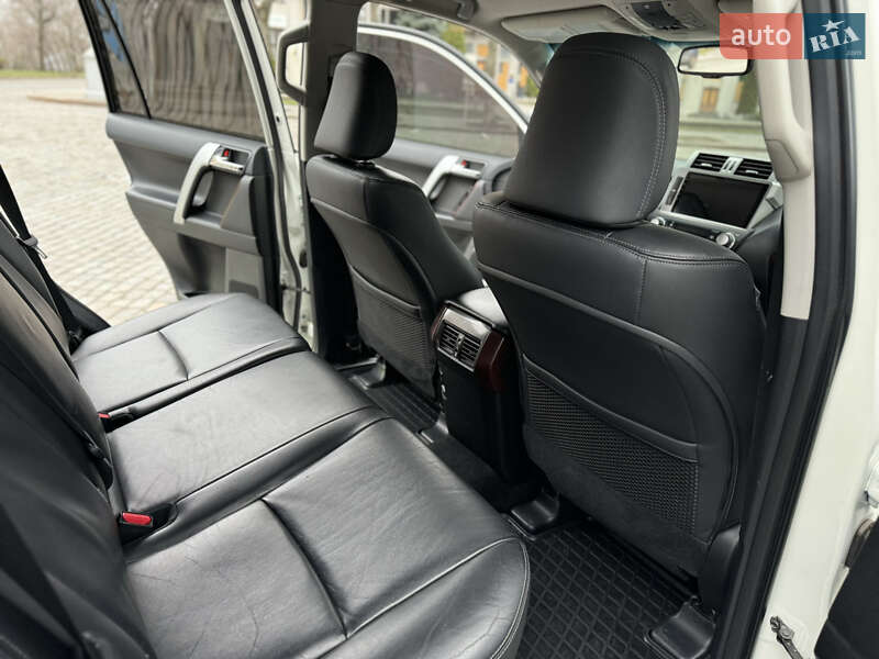 Позашляховик / Кросовер Toyota Land Cruiser Prado 2016 в Харкові