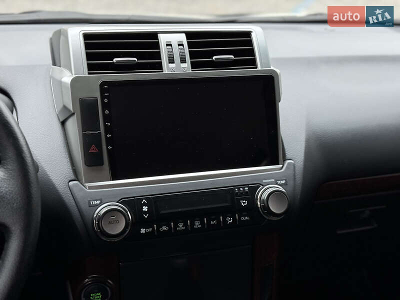 Позашляховик / Кросовер Toyota Land Cruiser Prado 2016 в Харкові