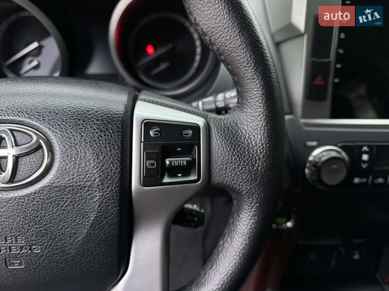 Позашляховик / Кросовер Toyota Land Cruiser Prado 2016 в Харкові